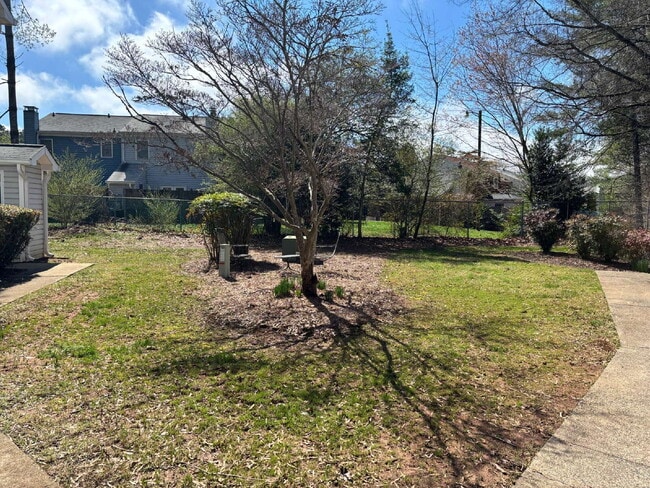 Building Photo - 617 Balfour Rd