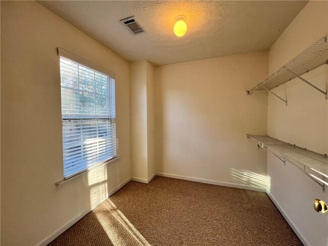 Building Photo - 789 Roxholly Ln NE