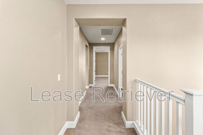 Building Photo - 479 W Esplanade Dr