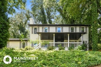 Building Photo - 2730 Cedarbrook Dr