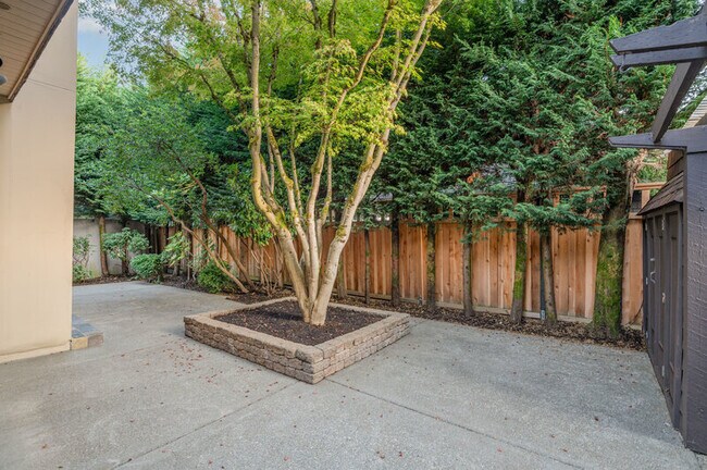 Building Photo - 4115 E Galer St