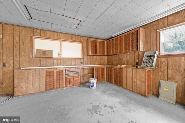 Building Photo - 219 S Pleasantview Rd