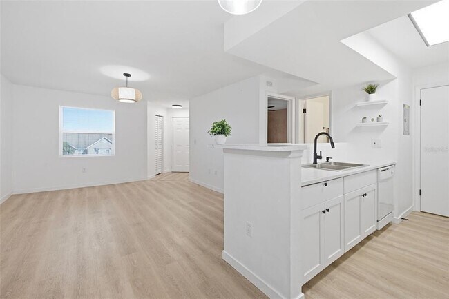 Building Photo - 3038 Parkway Blvd