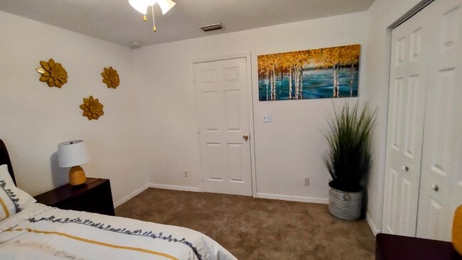 Building Photo - 1519 W 17th St