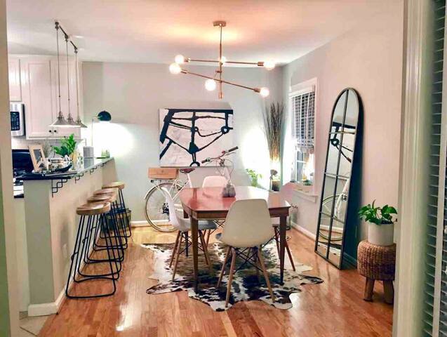 Building Photo - 1445 Monroe Dr NE