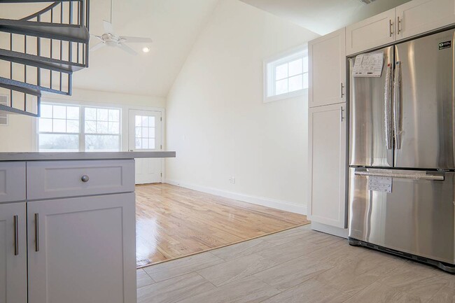 Building Photo - 40 Cedar Swamp Rd