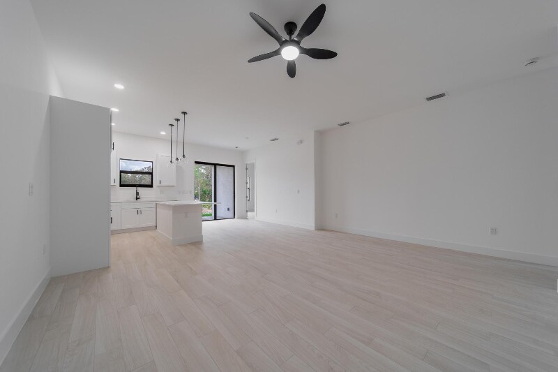 Building Photo - 539 Ladd St