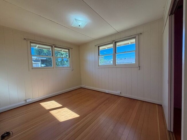 Building Photo - Pearl City: 3 bedroom 1.5 bath single family home with 1 car carport