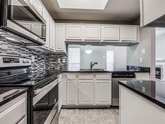 Building Photo - 8601 Park Ln