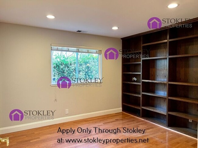 Building Photo - 5958 Vía del Cielo