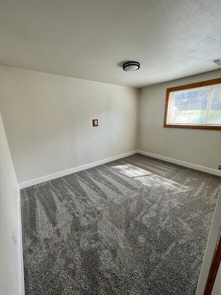 Building Photo - 9620 Mumford Dr