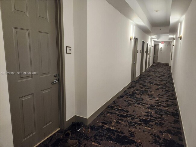 Building Photo - 3001 NE 185th St