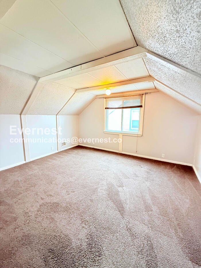 Building Photo - 6901 Heyden St