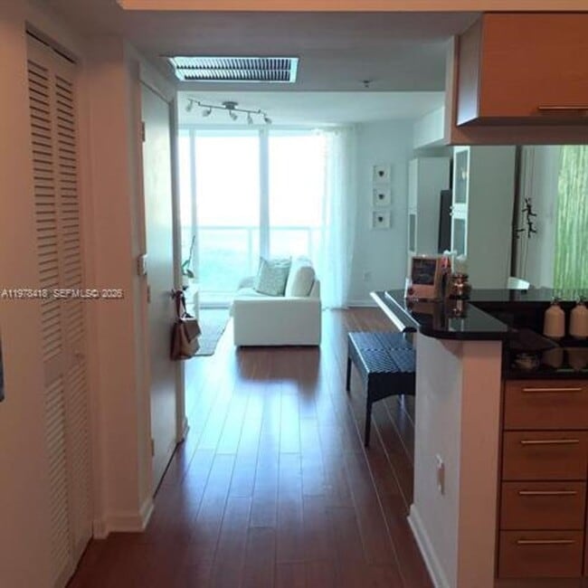 Building Photo - 31 SE 5th St