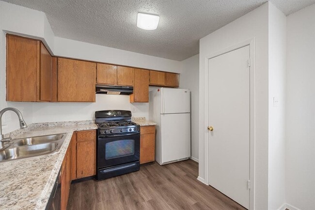 Building Photo - 2303 Rachael Ct