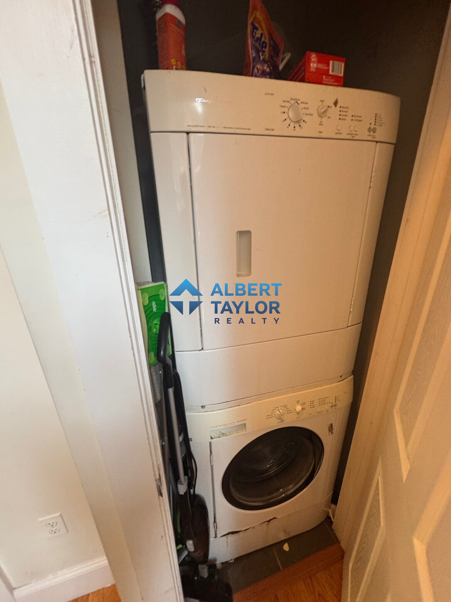 Building Photo - 237 Northampton St