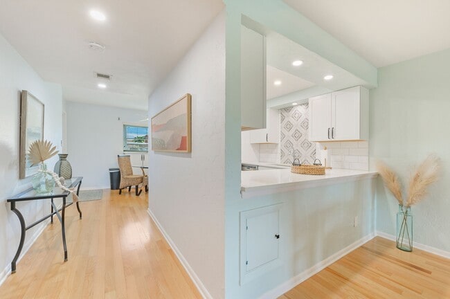 Building Photo - 366 Charlemagne Blvd