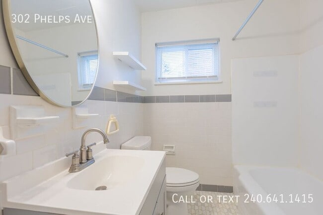 Building Photo - 302 Phelps Ave