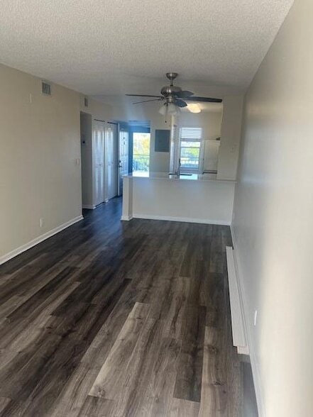 Building Photo - 2226 N Cypress Bend Dr