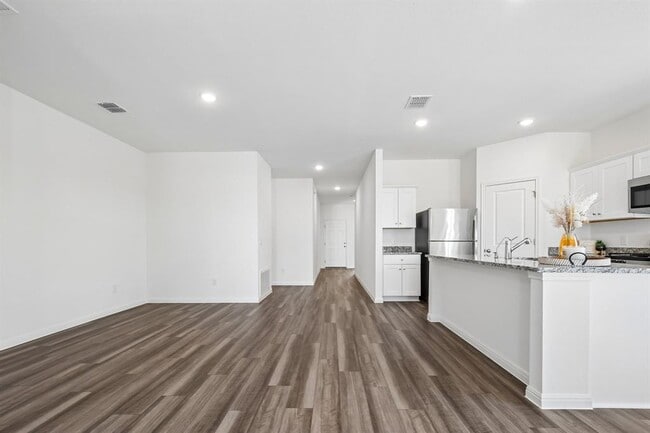 Building Photo - 1305 Morris Lp