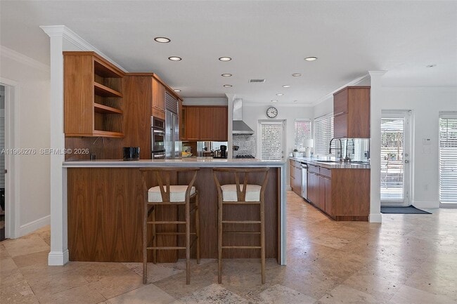 Building Photo - 5830 Pine Tree Dr