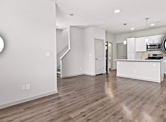 Building Photo - 3368 S Biscay Way