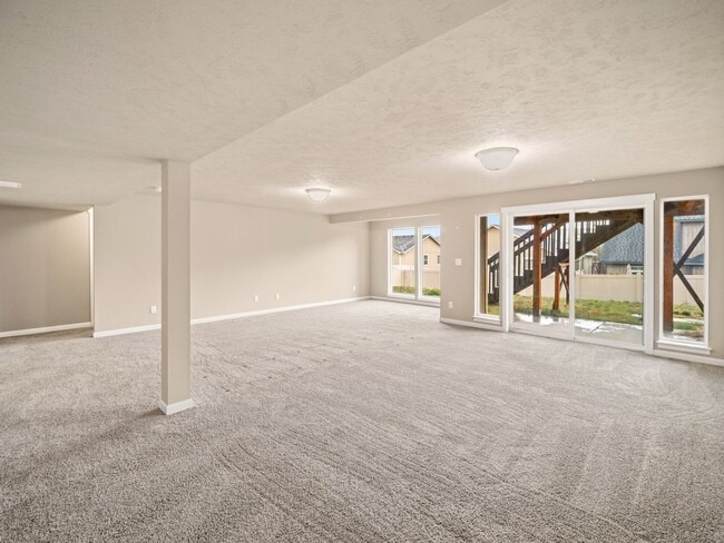 Building Photo - Spacious 5-Bedroom Home with Private Yard & Parking in Spokane