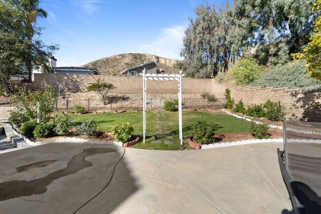 Building Photo - 28775 Mauch St