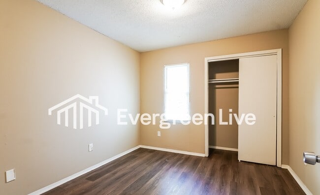 Building Photo - 3216 Capwood Curve