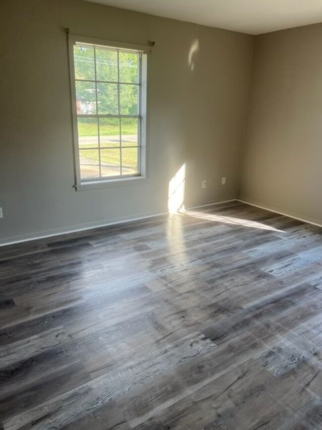 Building Photo - Monthly Paid Rent