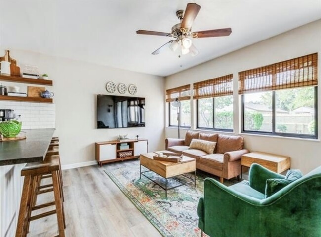 Building Photo - 2600 Peppertree Pl