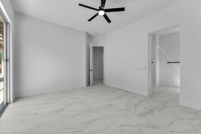 Building Photo - 74613 Waterlily Cir