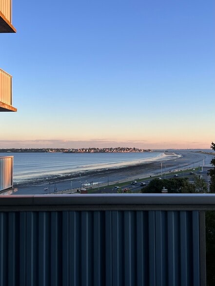 Primary Photo - 300 Lynn Shore Dr