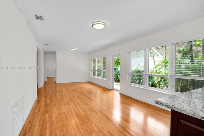 Building Photo - 1100 S Alhambra Cir