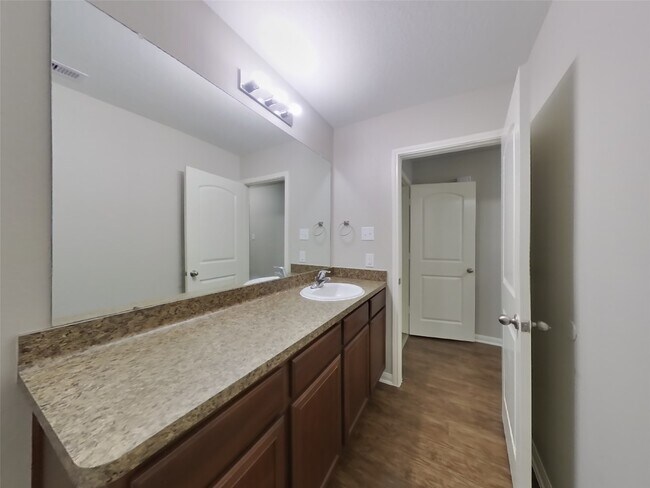 Building Photo - 2417 Regatta Ln