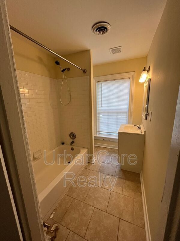 Building Photo - 805 N 26th St