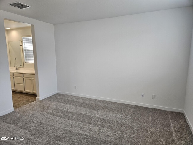 Building Photo - 4150 E Sagebrush St