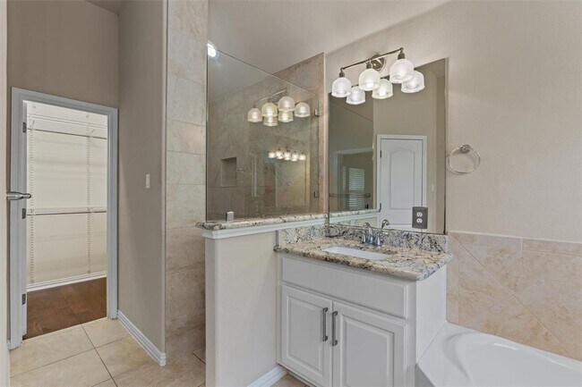 Building Photo - 7901 Arbor Knoll Ct