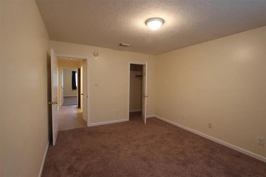 Building Photo - 22715 Bridgewater Dr