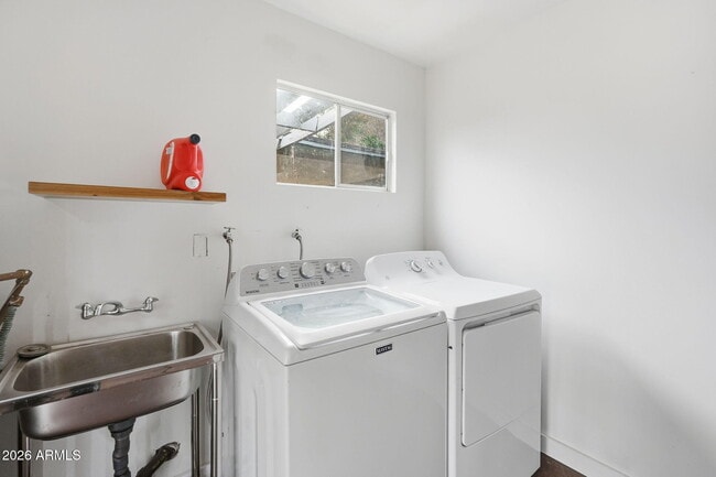 Building Photo - 4702 N 30th Pl