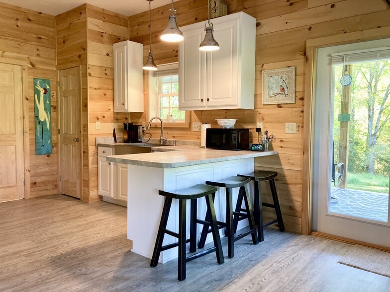 Building Photo - 134 Big Pine Rd