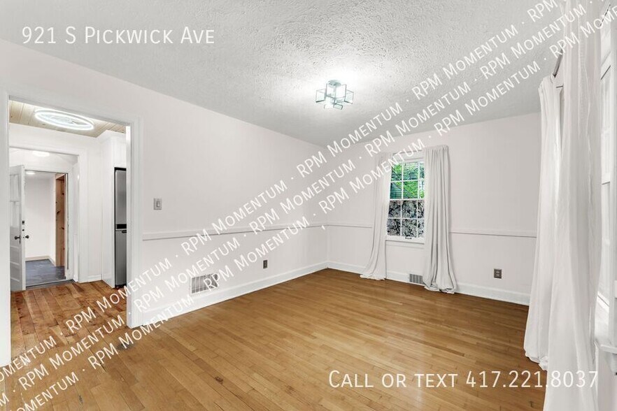 Building Photo - 921 S Pickwick Ave