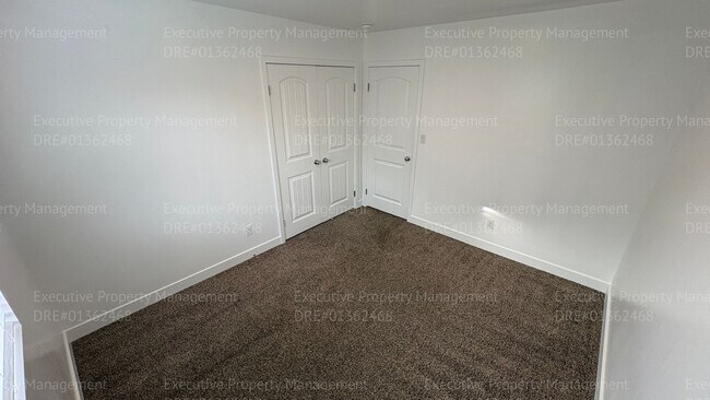 Building Photo - 5 bedroom, 2 bathroom, 3 car garage located near Taft Hwy/ Chevalier Rd