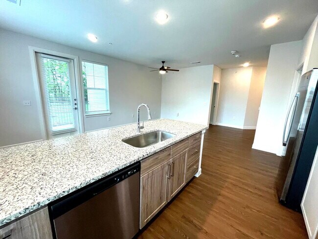 Building Photo - 2300 N Friendship Rd