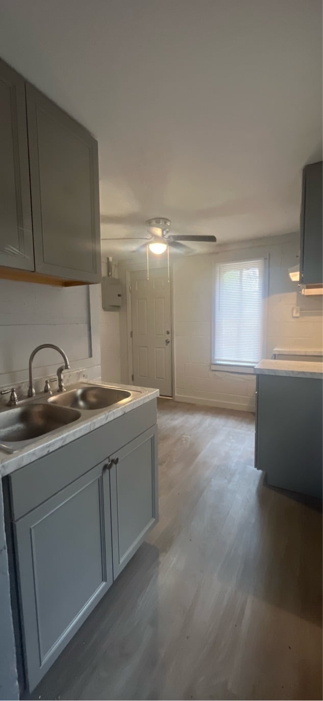 Building Photo - 822 Corn Ave