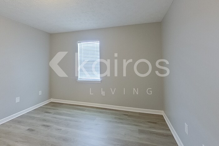 Building Photo - 310 Deer Park Dr