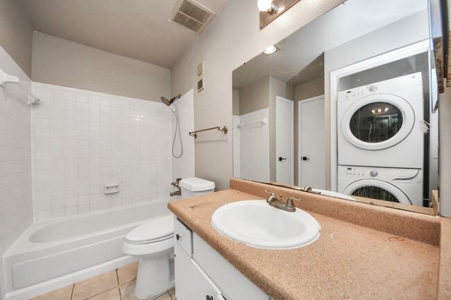 Building Photo - 10075 Westpark Dr