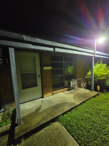 Primary Photo - 4011 Happy Canyon Dr