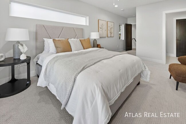 Building Photo - 830 Cherry St