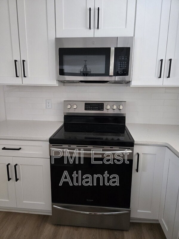 Building Photo - 2275 Country Club Ln SW